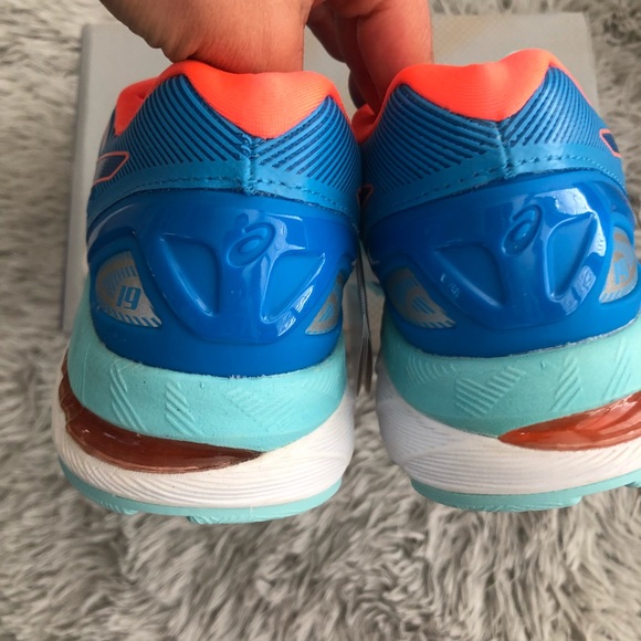 ASICS GEL-Nimbus 19 Running Shoes in BLUE CORAL - Picture 7 of 8